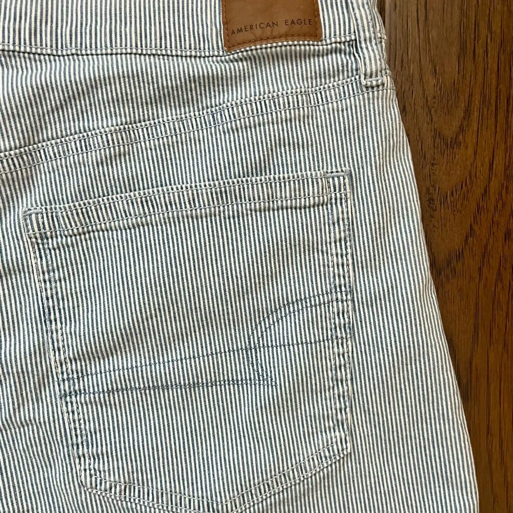 AMERICAN EAGLE Ne(x)t Level Stretch High-Waisted Striped Shorts - Size 12 - Picture 9 of 10
